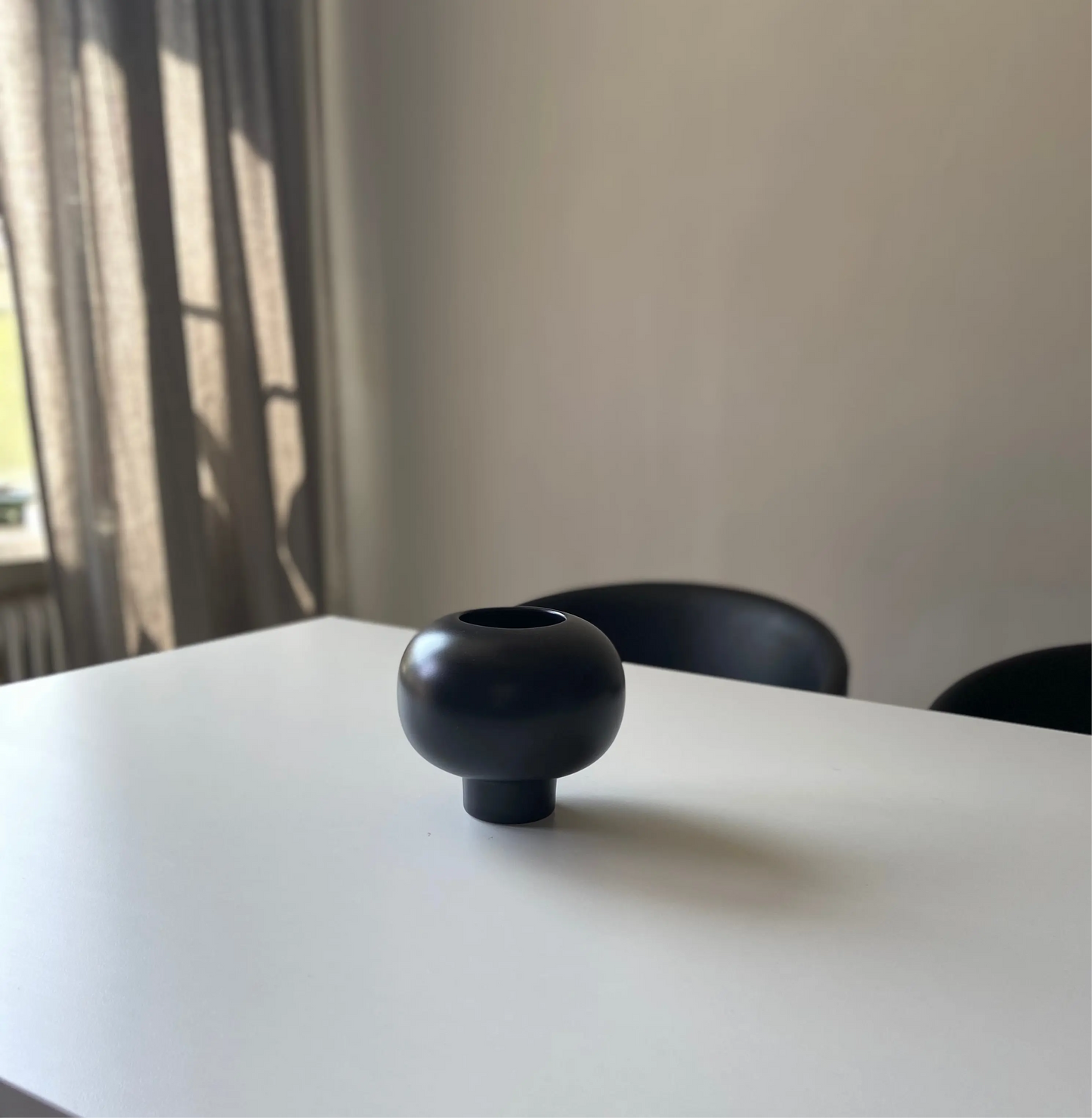 Vas ’VALV’ -svart - TORRDECOR